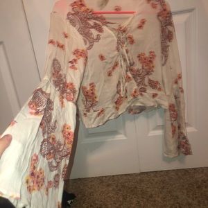 Bell sleeved cropped pacsun shirt